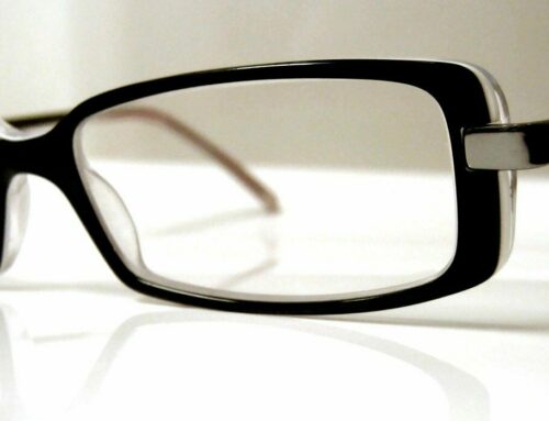 Brillenreinigung leicht gemacht: So bewahren Sie den Durchblick